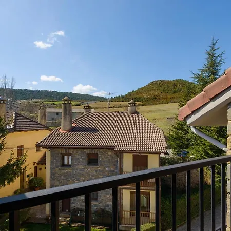 Casa Con Jardin En Hecho Villa Exterior photo